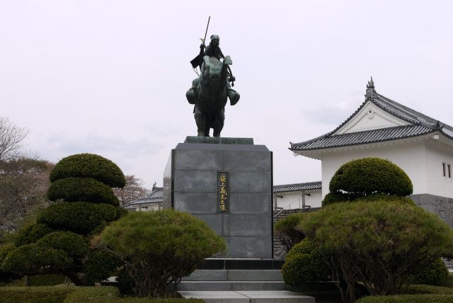 山形城 最上義光の銅像