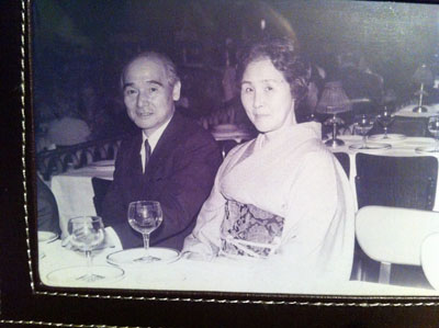 両親ムーランルージュにて1970年