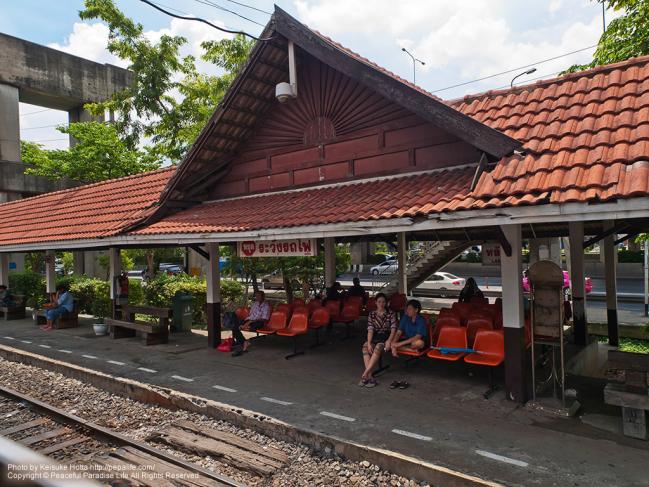 タイ国鉄の車窓からの景色 ラックシー駅（Lak Si）