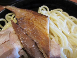 麺屋肉ﾊﾞｶ　つけ麺　ﾁｬｰｼｭｰ (2)